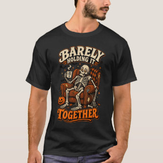 T-shirt Squelette drôle d'Halloween qui tient à peine debo