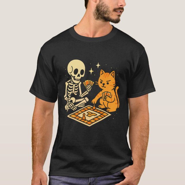 T-shirt Squelette et chat jouant à un jeu de société (Devant)