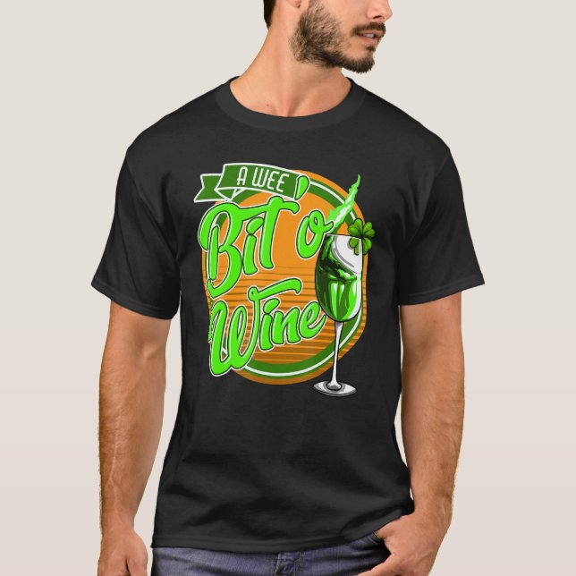 T-shirt St Patrick's Day A Wee Bit O' Wine Funny Mom Women (Devant)