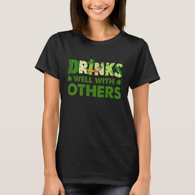 T-shirt St.Patrick's Day Boit bien avec d'autres Shamrocks (Devant)