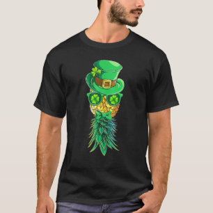 T-shirt St Patrick's Day Funny Mask Swinger Upside Down Pi