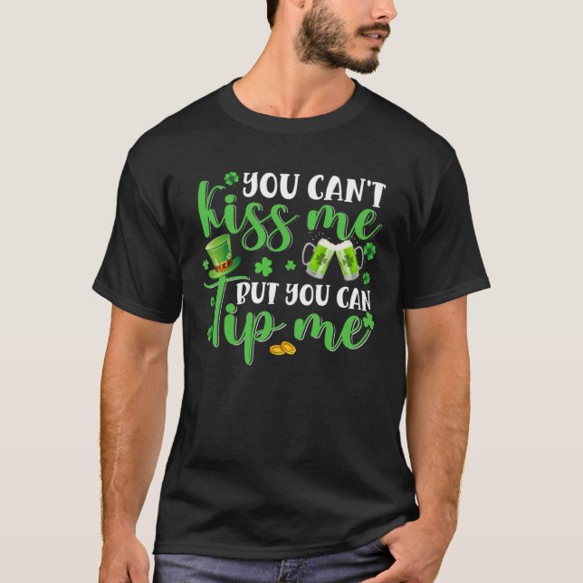 T-shirt St Patrick's Day Lucky Shamrock serveuse Bartender (Devant)