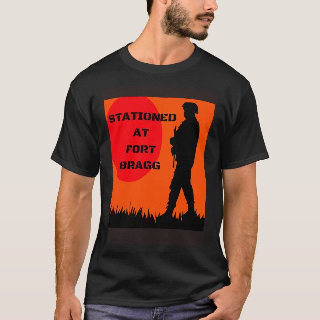 T-SHIRT STATIONNÉ À FORT BRAGG (Devant)