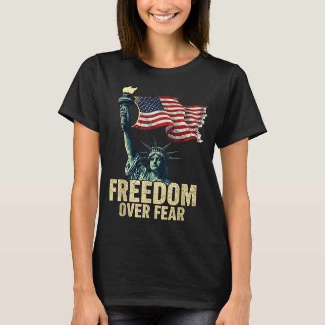 T-shirt Statue de la Liberté Drapeau Graphique Dom Over Fe (Devant)