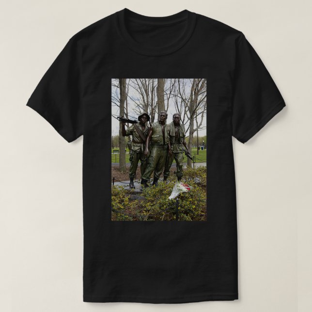 T-shirt Statue du soldat Trois hommes avec fleurs (Design devant)