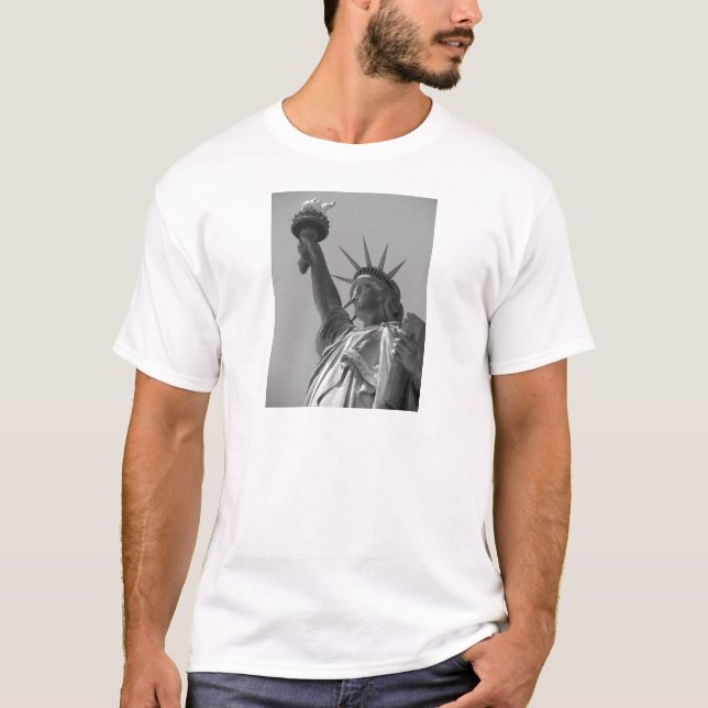 T-shirt Statue noire et blanche de Liberty New York (Devant)