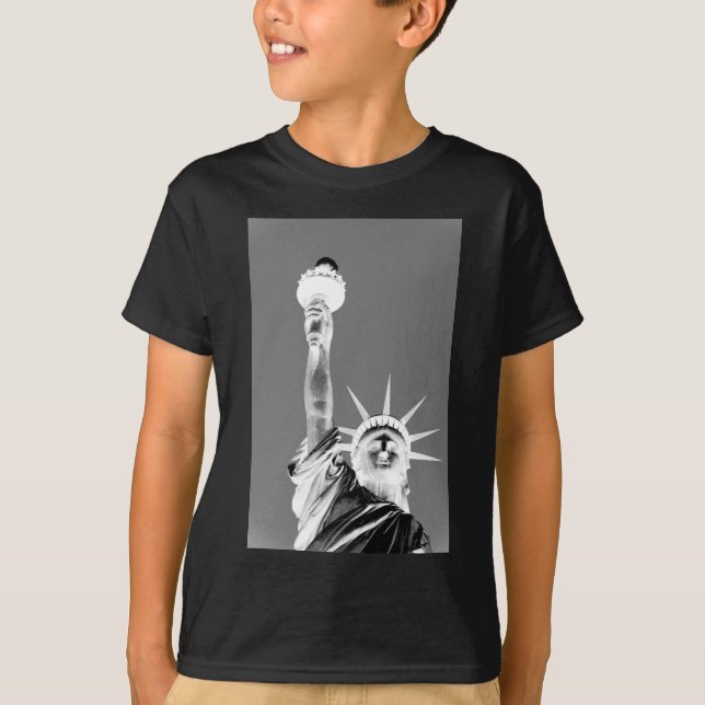 T-shirt Statue noire et blanche de Liberty New York City (Devant)