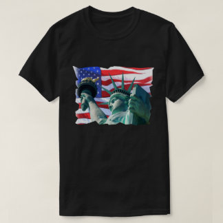 T-shirt Statue patriotique de Liberty Waving Drapeau USA
