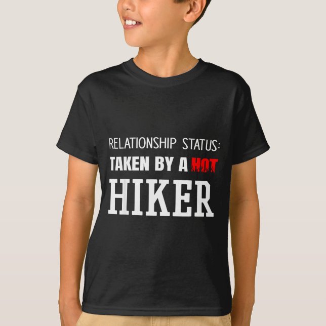 T-shirt Statut relationnel : pris par un randonneur chaud  (Devant)