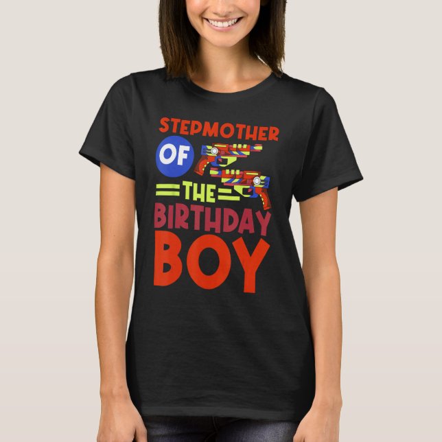 T-shirt Stepmère De L'Anniversaire Garçon Lazer Étiquette  (Devant)