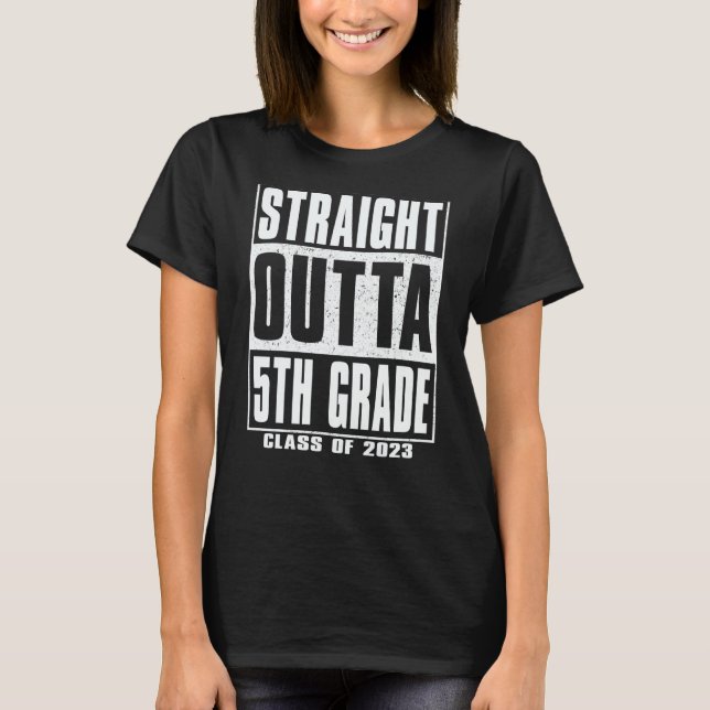 T-shirt Straight Outta 5th Grade Kids Boys Graduation 2023 (Devant)