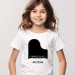 T-shirt Studio De Musique De Piano, Étudiant Promotionnel<br><div class="desc">Faites la promotion de votre activité piano ou musique avec ce t-shirt piano à queue. Utilisez-les comme cadeau personnalisé pour les étudiants. Ils peuvent être personnalisés avec le nom de votre studio et les coordonnées de votre interlocuteur.</div>