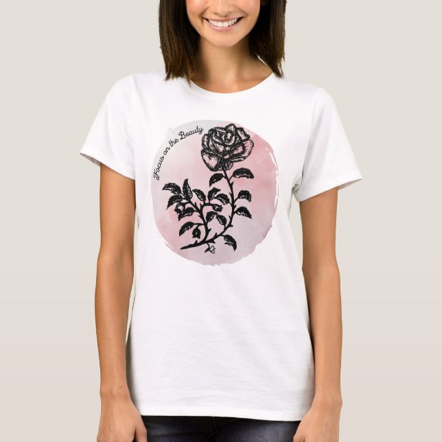 T-shirt Stylo et Rose d'encre sur rose - Focus sur la beau (Devant)