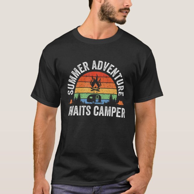 T-shirt Summer Adventure Awaits Camper (Devant)