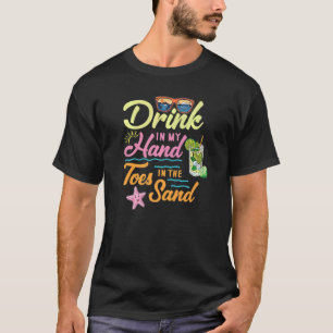 T-shirt Summer Beach Boire À La Main Dans Le Sable Soleil