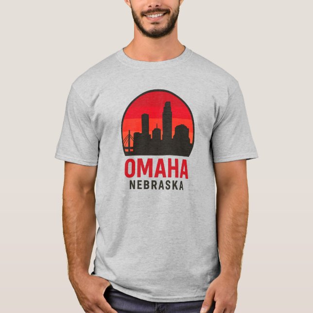 T-shirt Sunset Omaha Nebraska Skyline | Silhouette rétro (Devant)