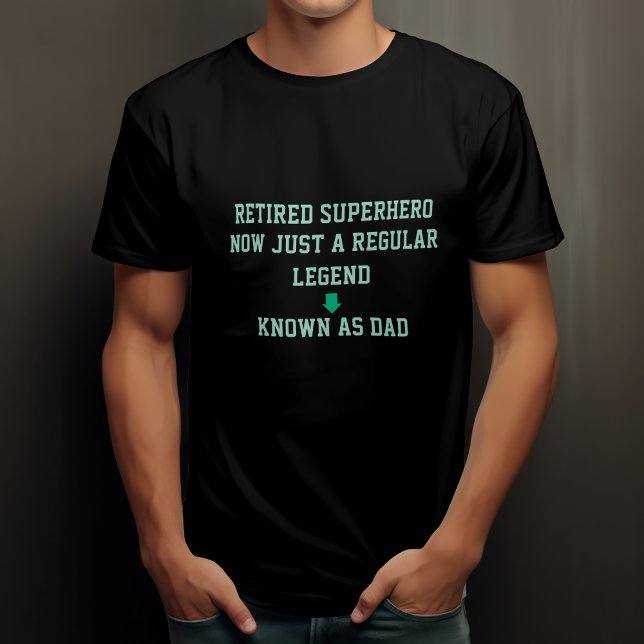 T-shirt Superhero à la retraite maintenant juste une légen (Créateur téléchargé)
