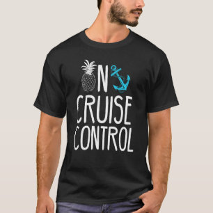 T-shirt sur l'ananas de la commande de croisière