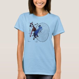 T-shirt sur le mur