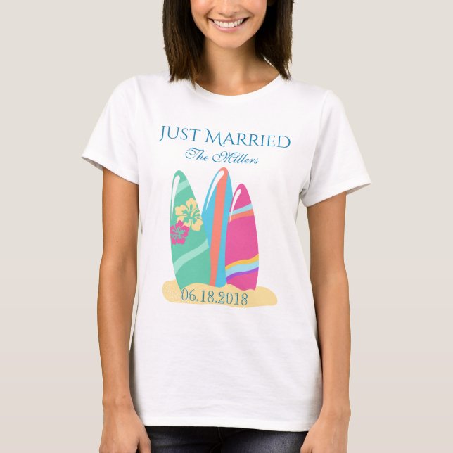 T-shirt Surfboards in the Sand Beach Just Married (Devant)