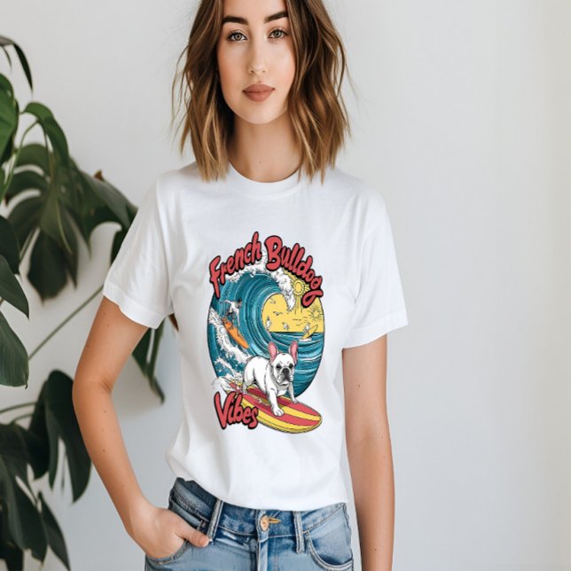 T-shirt Surfer Français Bulldog Catches Vague (Créateur téléchargé)