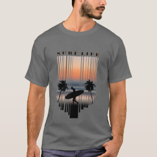 T-shirt Surfer Marchant Sur La Plage Au Coucher Du Soleil