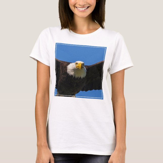 T-shirt Survol de pygargue à tête blanche de près (Devant)