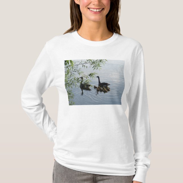 T-shirt Sweatshirt à capuchon des femmes d'oies sauvages (Devant)