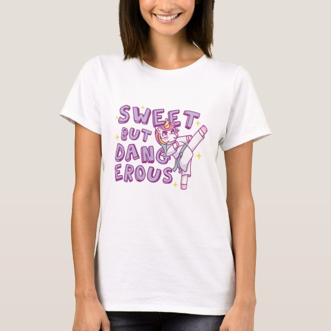 T-shirt Sweet but dangerous Karate Unicorn (Devant)
