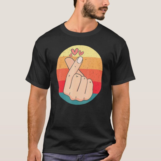 T-shirt SYMBOLE COEUR DU DOIGT coréen (Devant)