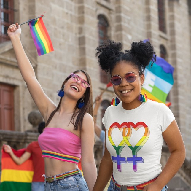 T-shirt Symboles de la Fierté de couple féminin Arc-en-cie (Female Couple Pride Symbols Rainbow Flag T-Shirt)