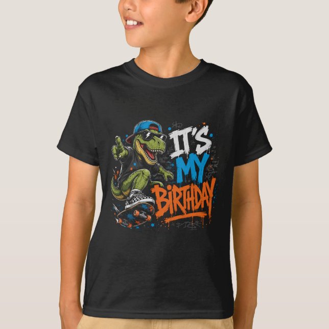 T-shirt T-Rex dinosaure skateboard cool C'est mon annivers (Devant)