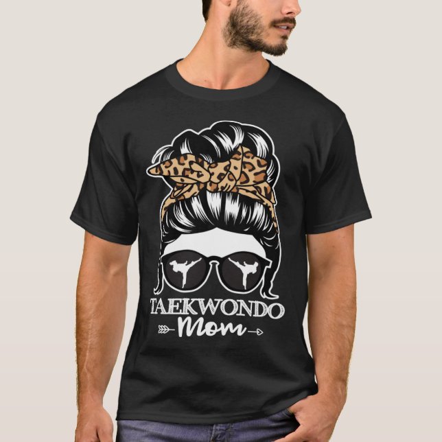 T-shirt Taekwondo Maman Messy Bun Cheveux Taekwondo Athlet (Devant)