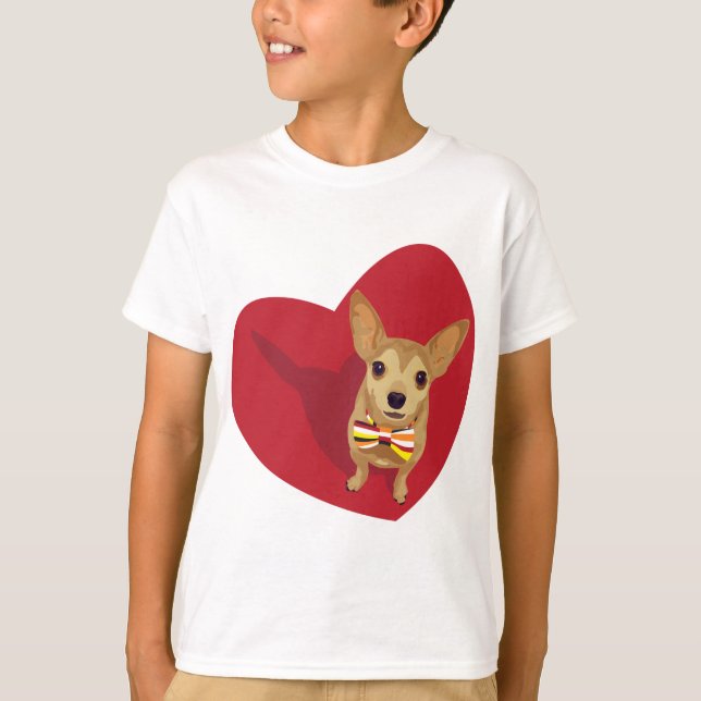 T-shirt Tan Chihuahua avec cravate arc dans un coeur rouge