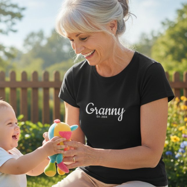 T-Shirt Tante Écrite Blanche Établie (Créateur téléchargé)