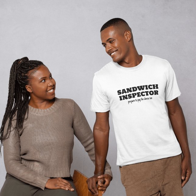 T-shirt Taxe sur le fromage de l'inspecteur des sandwichs  (Funny Sandwich Inspector Cheese Tax T-Shirt)
