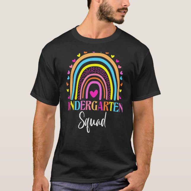 T-shirt Team Kindergarten Squad Rainbow Teacher Student Fi (Devant)