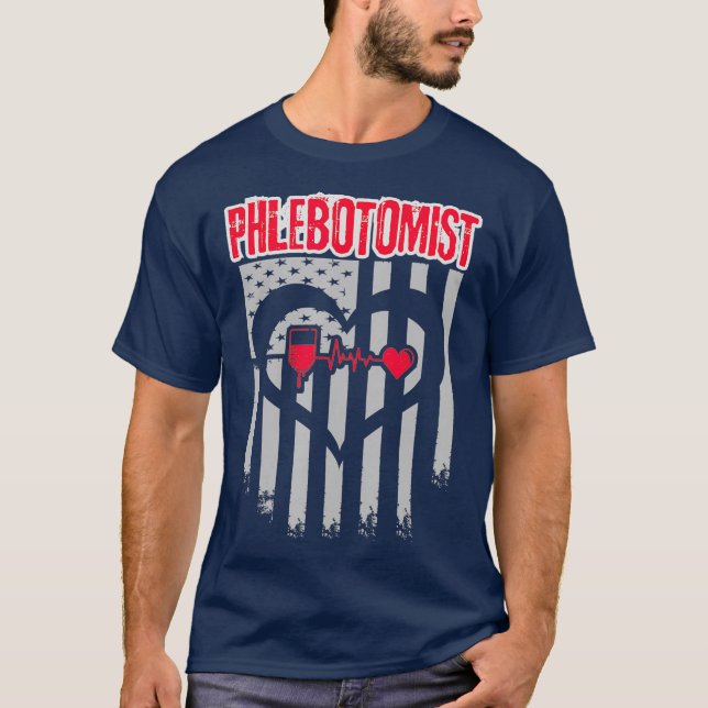 T-shirt Technicien en phlébotomie de l'aiguille du drapeau (Devant)