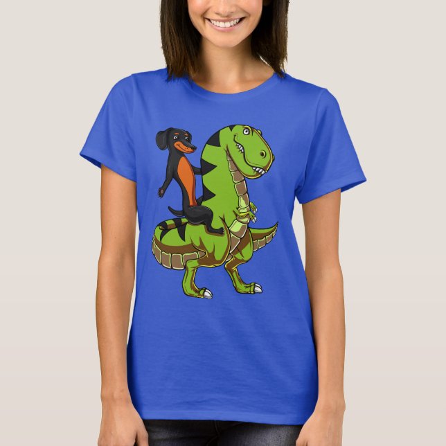 T-shirt Teckel de chien de saucisse montant le dinosaure (Devant)