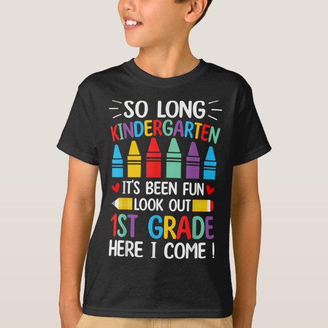 T-shirt Tellement Long Maternelle Graduation Première Anné (Devant)