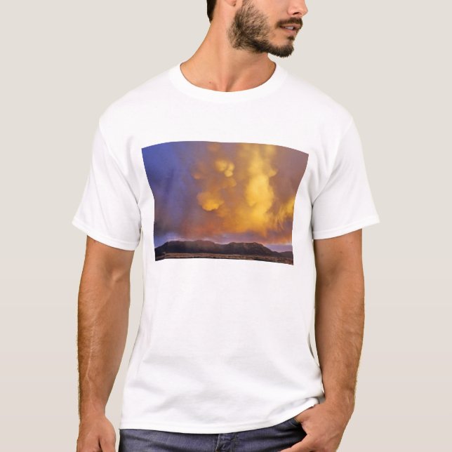 T-shirt Tempête des nuages dans le massif du centenaire au (Devant)