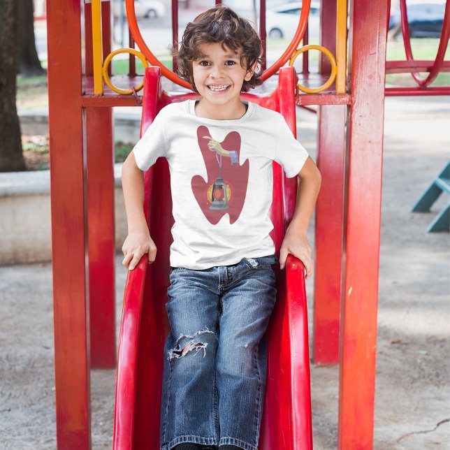 T-shirt Tenant Une Lanterne (Créateur téléchargé)