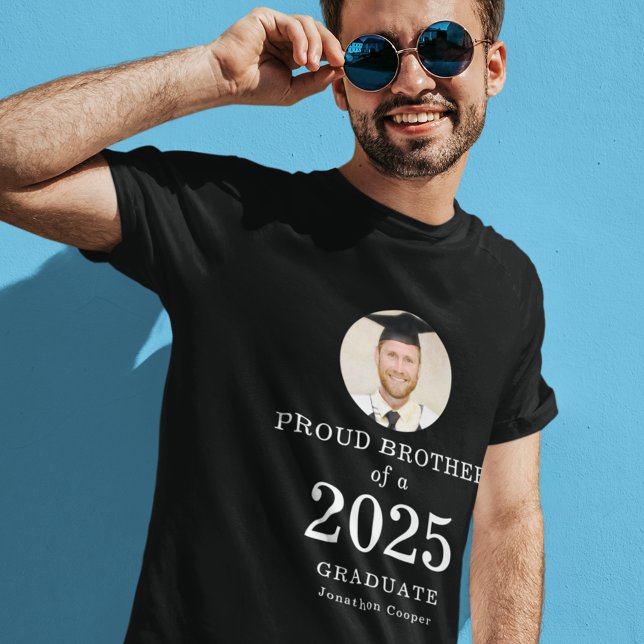 T-shirt Texte moderne Photo Fière Frère de 2023 Diplômé (Créateur téléchargé)