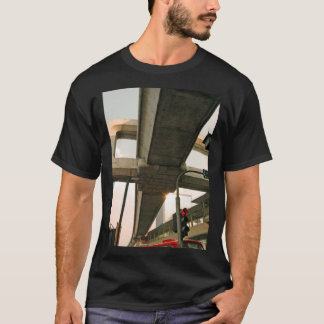 T-shirt Thaïlande Surreal City par Martin Hurley