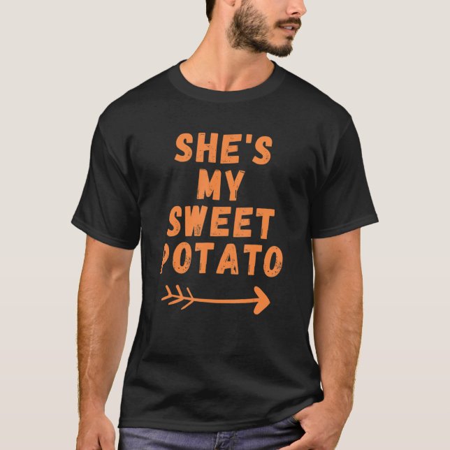 T-shirt Thanksgiving Matching Couple She's My Sweet Potato (Devant)