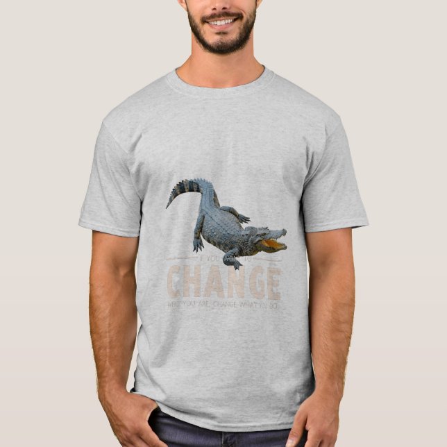 T-shirt the crocodile a super predator full of secrets. (Devant)