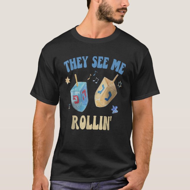 T-shirt They SEE ME ROLLIN Hanukkah Celebration 2022 Jewis (Devant)
