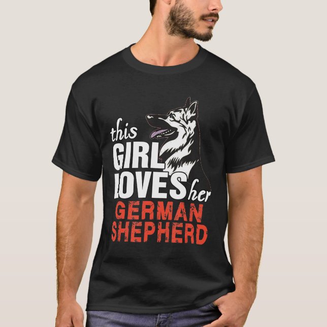 T-shirt This Girl  Her German Shepherd (Devant)