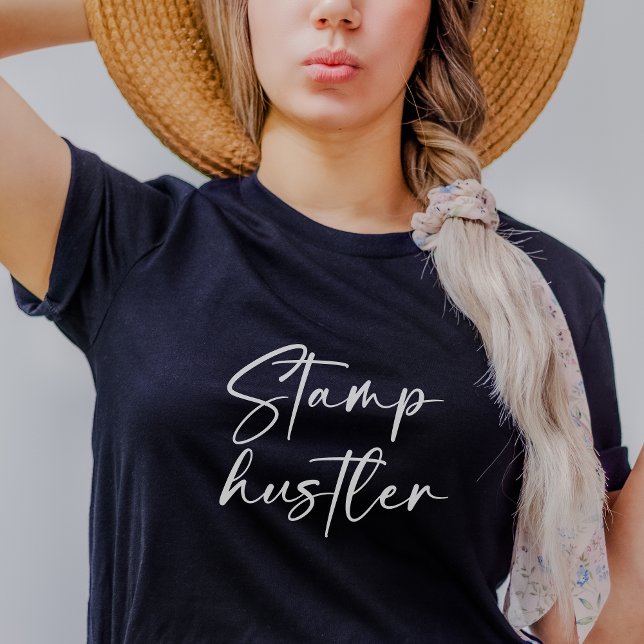 T-shirt Timbre Hustler blanc Script Noir Marine publique B (Créateur téléchargé)