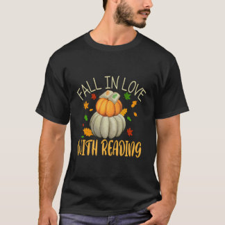 T-shirt Tomber dans l'amour avec la lecture Feuilles autom